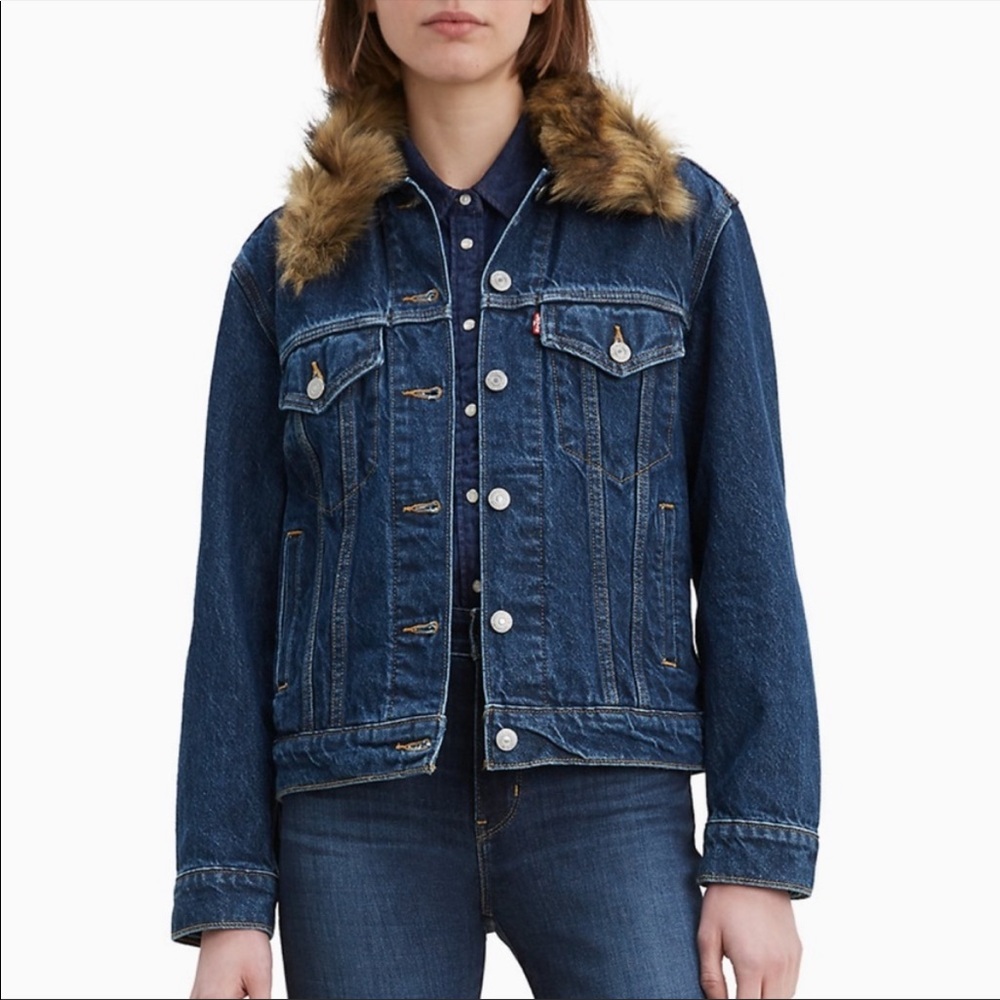 NWT Women’s Levi’s Ex-Boyfriend Trucker Denim Jean Jacket w/ Fur Collar, Size XS